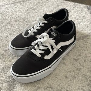 Vans (8.5)